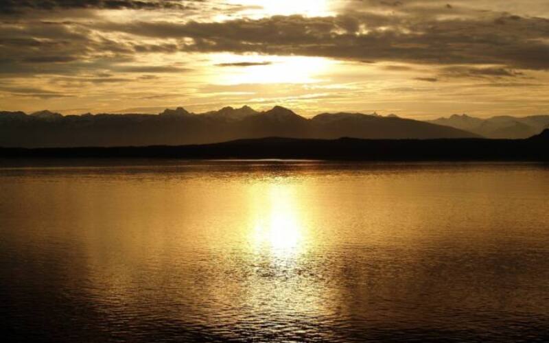 sea, sunset, silhouette, ocean, water, dusk, sunlight, sun reflection, mountains, mountain range, scenery, scenic, countryside, nature, alaska, alaska, alaska, alaska, alaska, alaska-63728.jpg