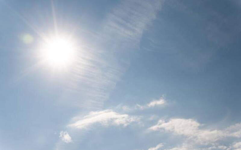 sun-rays-cloudy-sky